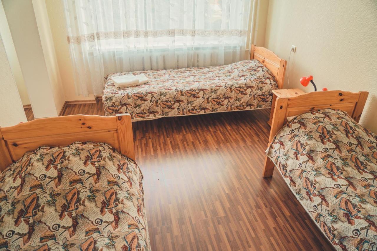 Hostel Nele Johvi Bagian luar foto