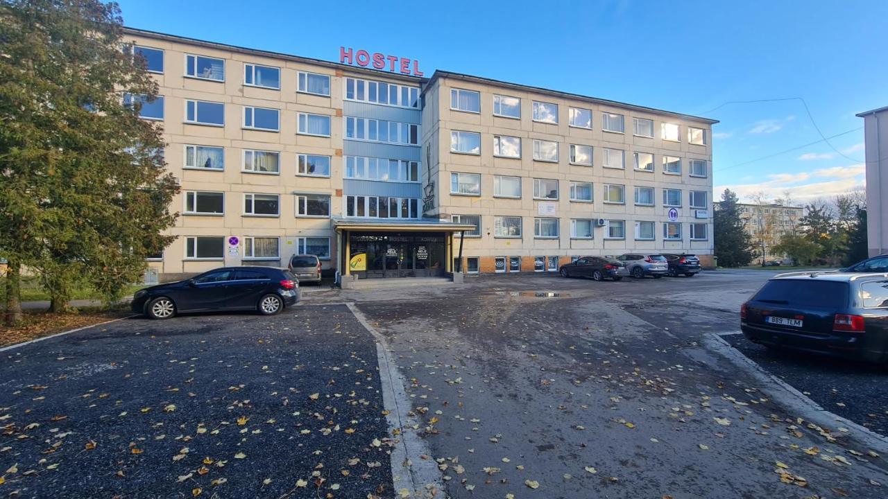 Hostel Nele Johvi Bagian luar foto
