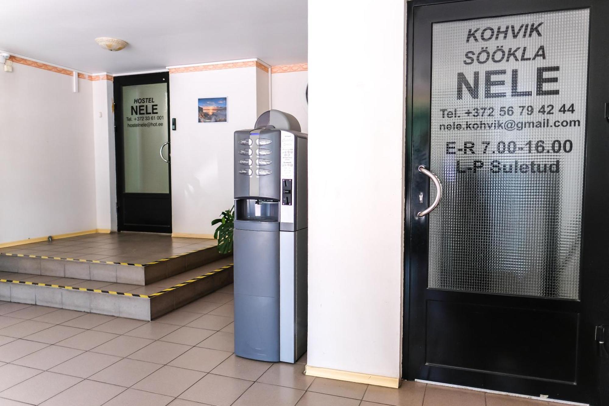 Hostel Nele Johvi Bagian luar foto