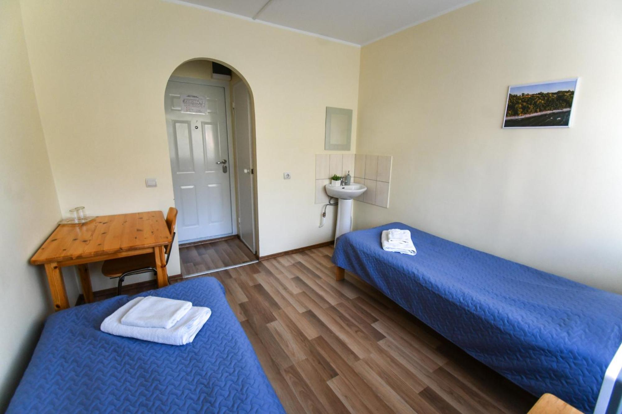 Hostel Nele Johvi Bagian luar foto