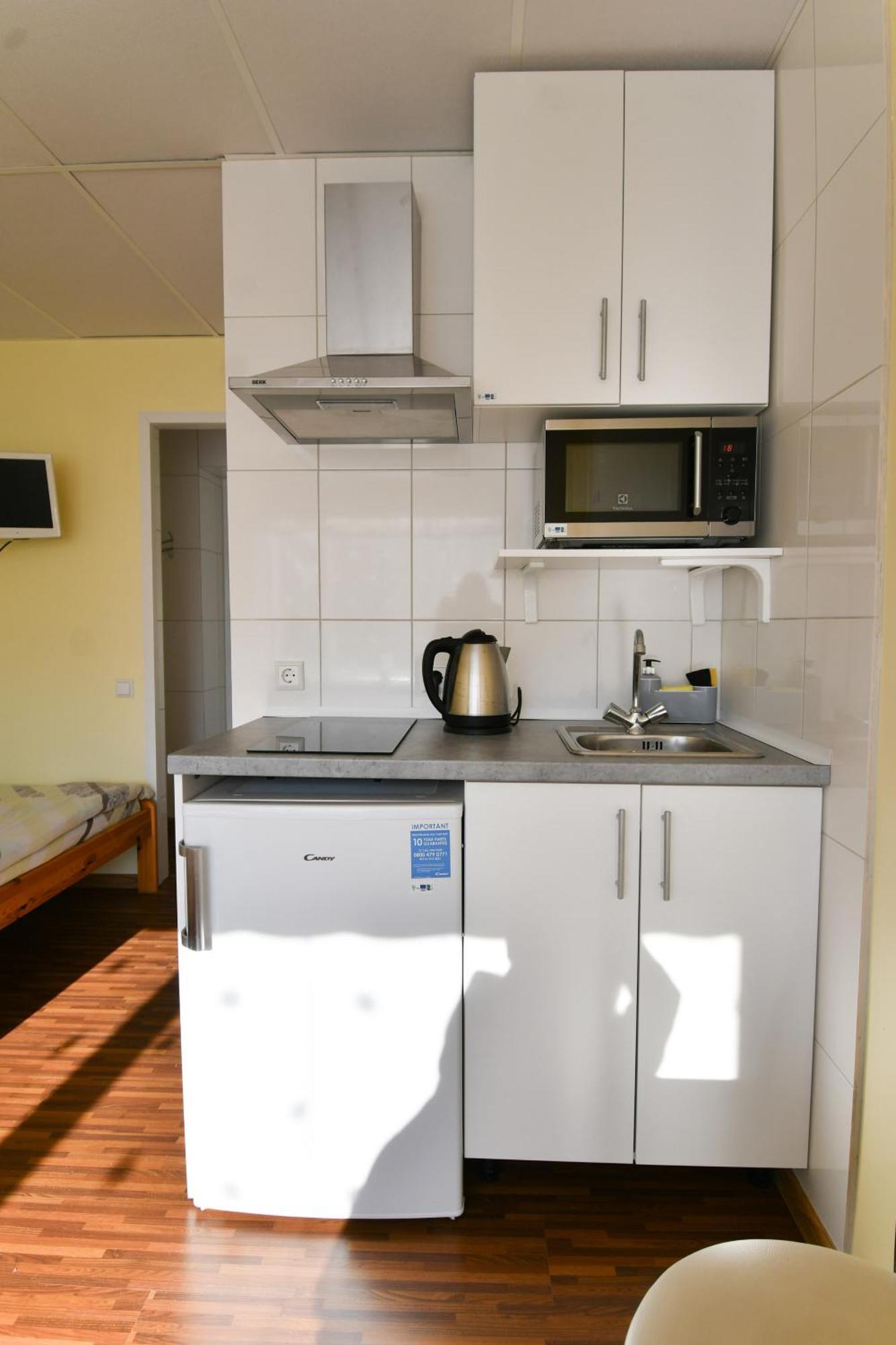 Hostel Nele Johvi Bagian luar foto